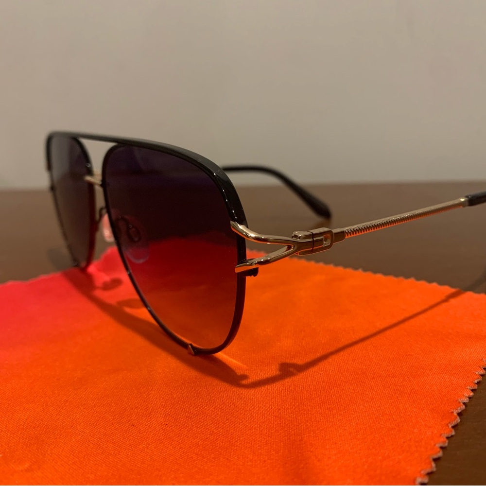 Quay Australia Black and Gold Aviator Sunglasses - Picture 4 of 4